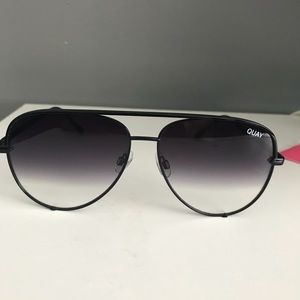 Quay Australia HIGH KEY black fade Aviators